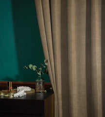 Draperie tip tesatura in cu rejansa transparenta cu ate pentru galerie, Madison, densitate 700 g/ml, Viggo, 1 buc