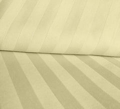 Lenjerie de pat pentru o persoana cu husa elastic pat si fata perna dreptunghiulara, Elegance, damasc, dunga 1 cm, 130 g/mp, Vanilie, bumbac 100%, 3 piese