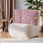 Set 2 huse pernute decorative din catifea cu motiv frunze, Calm, Roz