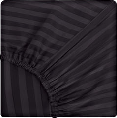 Lenjerie de pat pentru o persoana cu husa elastic pat si fata perna dreptunghiulara, Elegance, damasc, dunga 1 cm, 130 g/mp, Negru, bumbac 100%, 3 piese