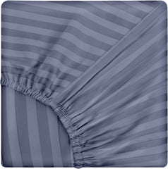 Lenjerie de pat pentru o persoana cu husa elastic pat si fata perna dreptunghiulara, Elegance, damasc, dunga 1 cm, 130 g/mp, Antracit, bumbac 100%, 3 piese