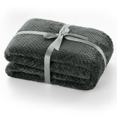 Patura in stil modern cu model jacquard in relief, Henry, 240 g/m2, gri inchis