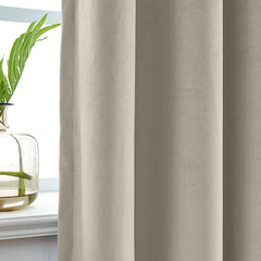 Set draperii din catifea cu rejansa transparenta cu ate pentru galerie, Madison, densitate 700 g/ml, Sand Dollar, 2 buc