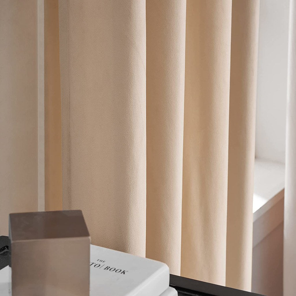 Set draperii din catifea cu rejansa transparenta cu ate pentru galerie, Madison, densitate 700 g/ml, Coconut, 2 buc
