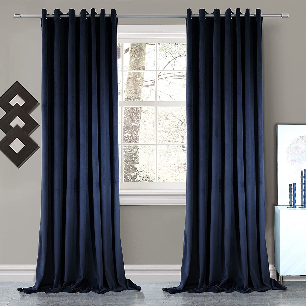 Set draperii din catifea cu inele negre, Madison, densitate 700 g/ml, Albastru, 2 buc
