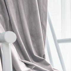 Set draperie din catifea blackout cu inele auriu antic, Madison, densitate 700 g/ml, Pale Silver, 2 buc