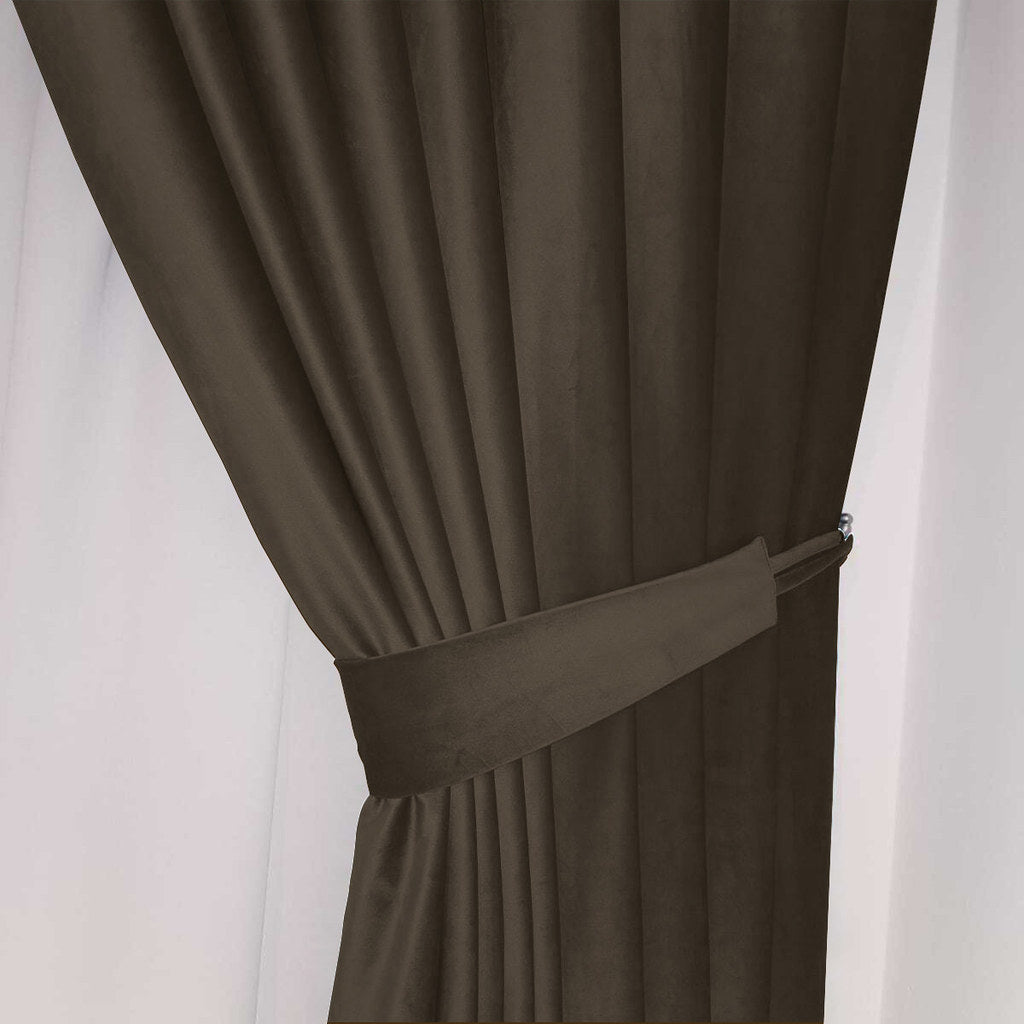 Draperie din catifea cu inele argintii, Madison, densitate 700 g/ml, Wood brown, 1 buc