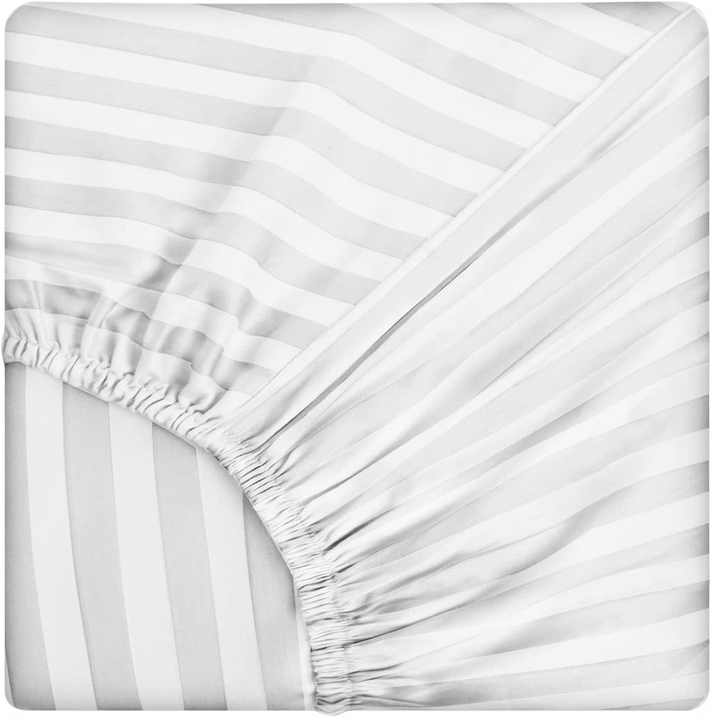 Cearsaf de pat cu elastic din damasc, dunga 1 cm, densitate 130 g/mp, Alb