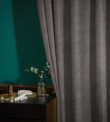 Set draperii tip tesatura in cu rejansa transparenta cu ate pentru galerie, Madison, densitate 700 g/ml, Licio, 2 buc