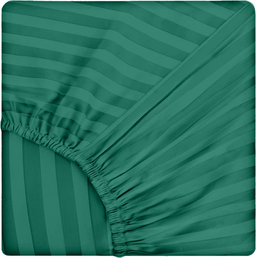 Lenjerie de pat pentru o persoana cu husa elastic pat si fata perna dreptunghiulara, Elegance, damasc, dunga 1 cm, 130 g/mp, Verde smarald, bumbac 100%, 3 piese
