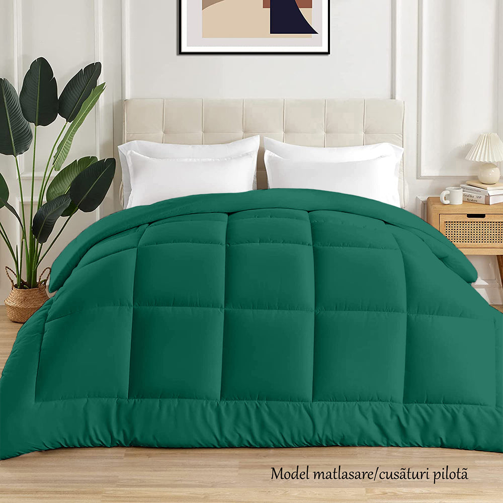 Pilota matlasata cu umplutura microfibra si invelis din damasc pentru vara, 200 g/mp, Verde smarald