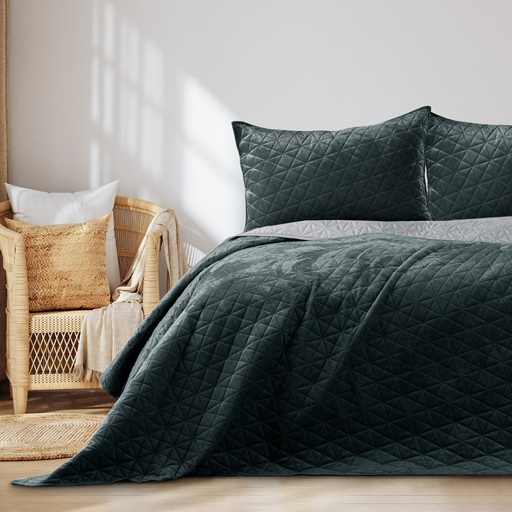 Cuvertura de pat din catifea matlasata, Laila, 180-190 g/m2, gri inchis
