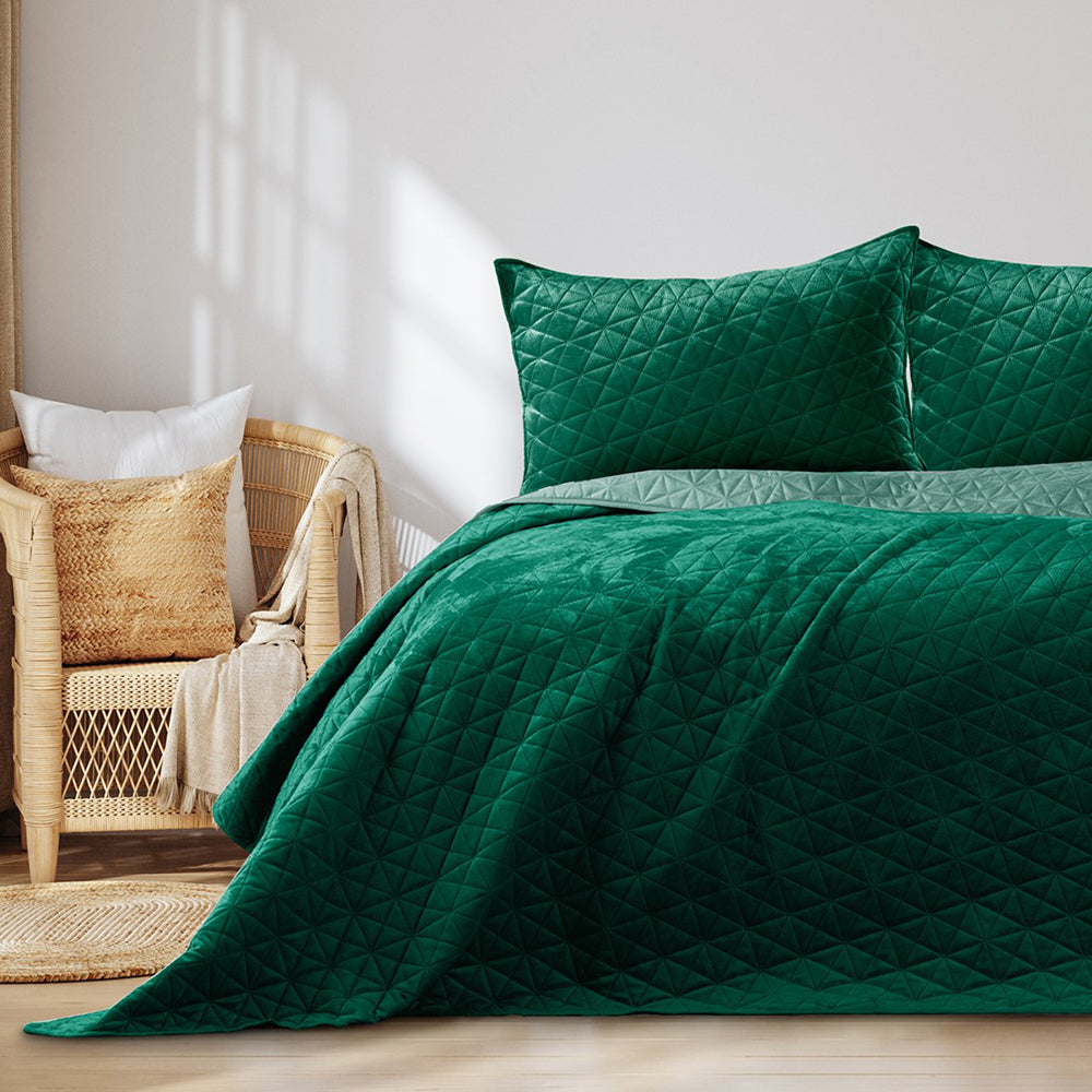 Cuvertura de pat din catifea matlasata, Laila, 180-190 g/m2, verde
