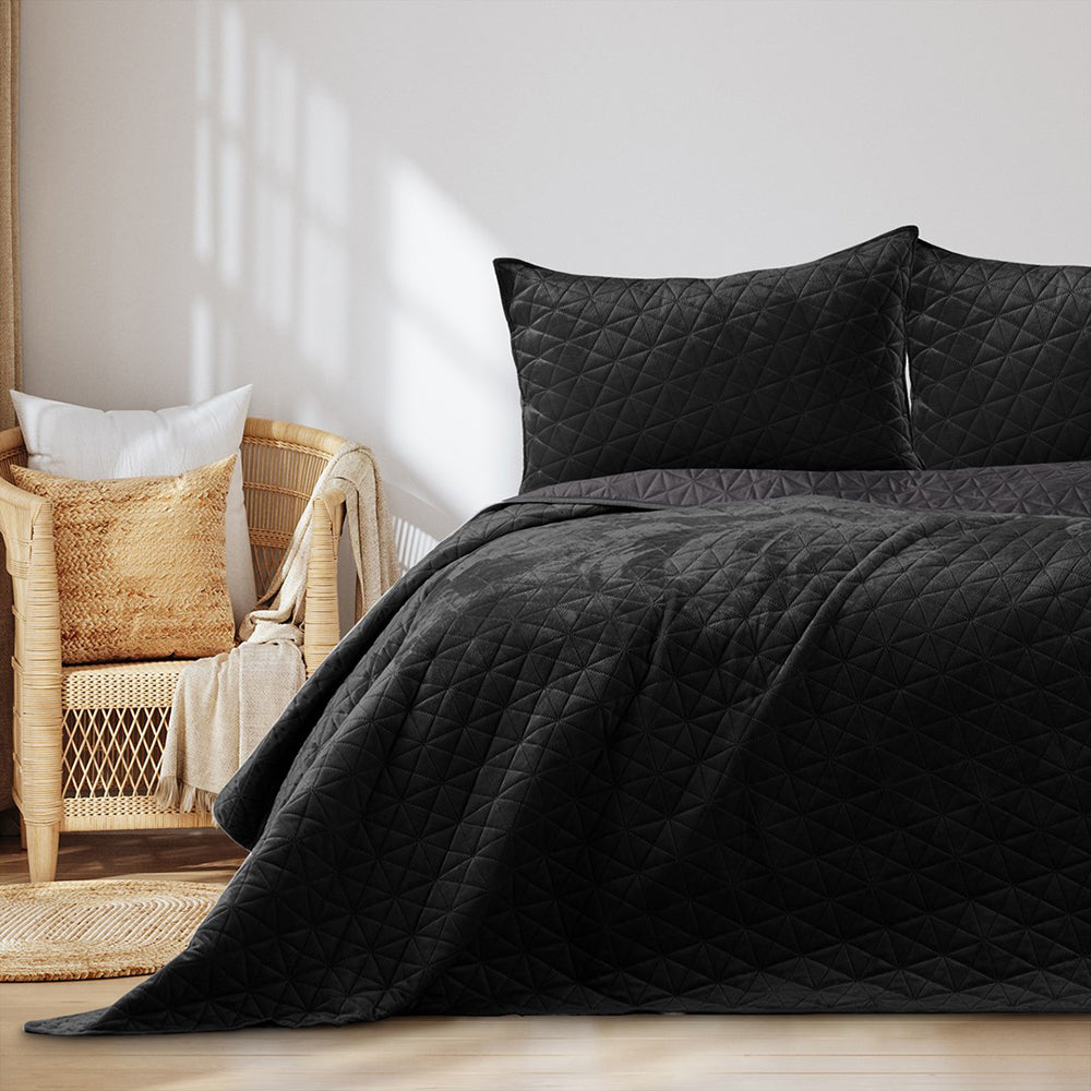 Cuvertura de pat din catifea matlasata, Laila, 180-190 g/m2, negru