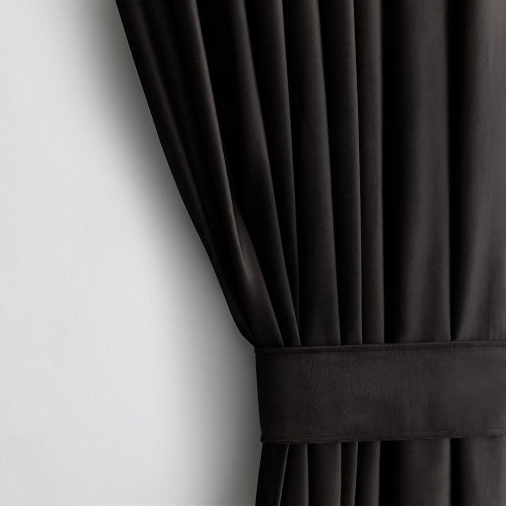 Draperie din catifea cu inele, Velvet, densitate 210 g/mp, opacitate 77%, Negru, 1 buc