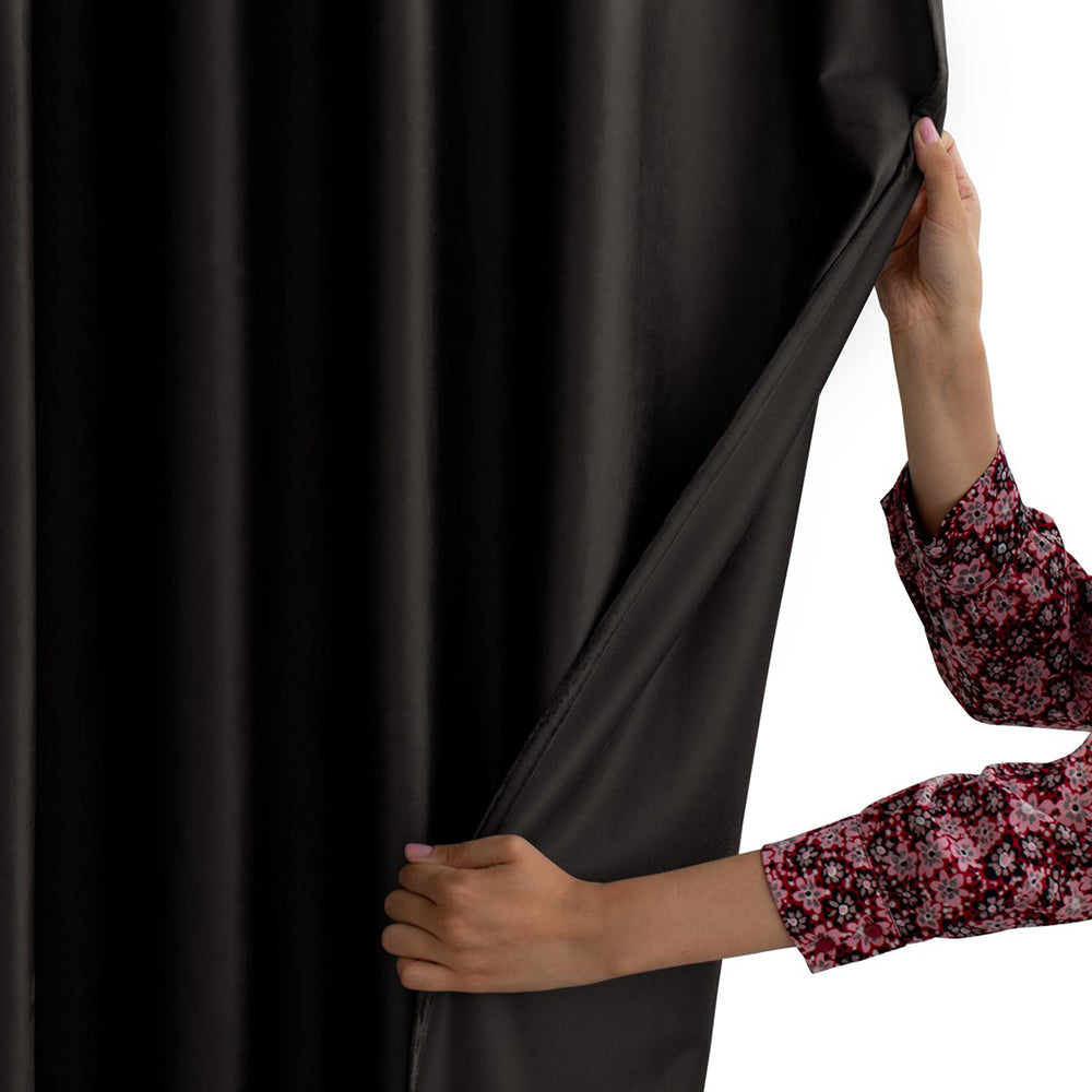 Draperie din catifea cu inele, Velvet, densitate 210 g/mp, opacitate 77%, Negru, 1 buc