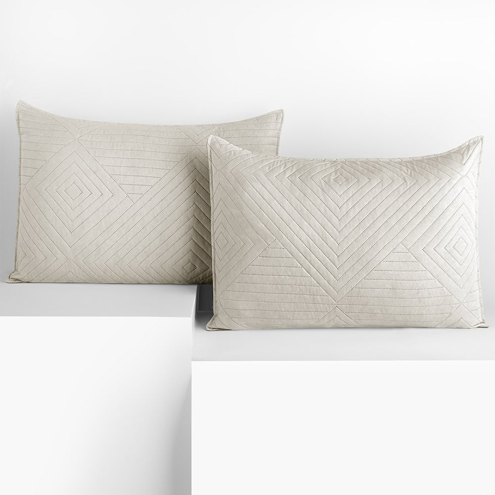 Set 2 huse perne decorative matlasate stil modern, Softa, 70 g/m2, Bej deschis