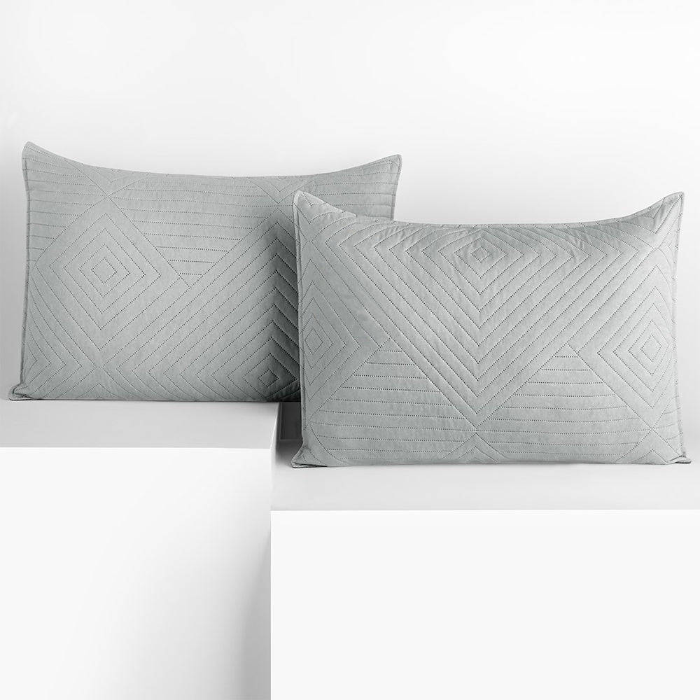 Set 2 huse perne decorative matlasate stil modern, Softa, 70 g/m2, Gri deschis