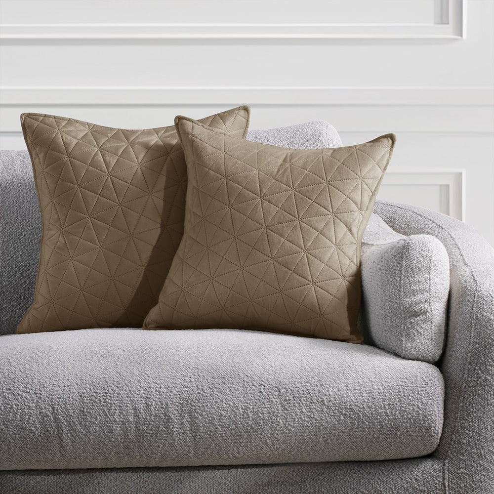 Set 2 huse perne decorative din catifea matlasate, Laila, 180-190 g/m2, Cappuccino