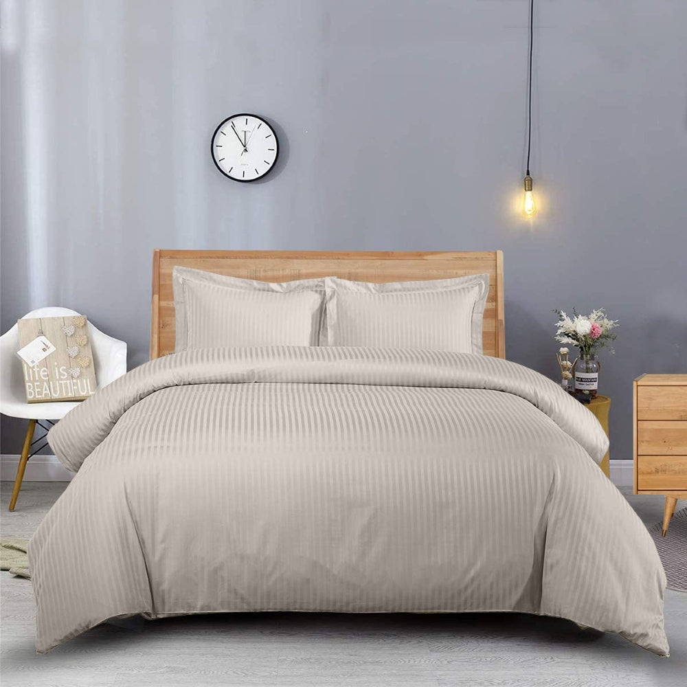 Lenjerie de pat pentru o persoana cu husa elastic pat si fata perna dreptunghiulara, Elegance, damasc, dunga 1 cm, 130 g/mp, Bej bumbac 100%, 3 piese