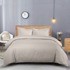 Lenjerie de pat pentru o persoana cu husa elastic pat si fata perna dreptunghiulara, Elegance, damasc, dunga 1 cm, 130 g/mp, Bej bumbac 100%, 3 piese