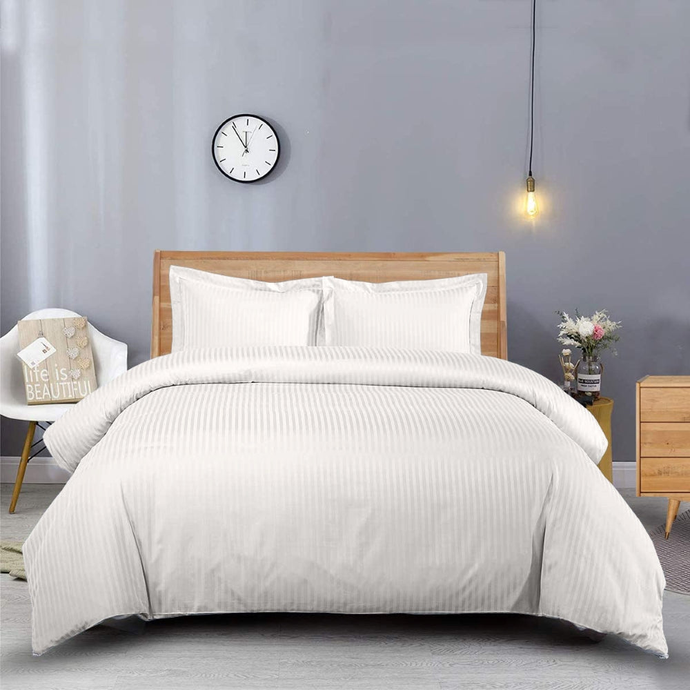 Lenjerie de pat pentru o persoana cu husa elastic pat si fata perna dreptunghiulara, Elegance, damasc, dunga 1 cm, 130 g/mp, Crem, bumbac 100%, 3 piese