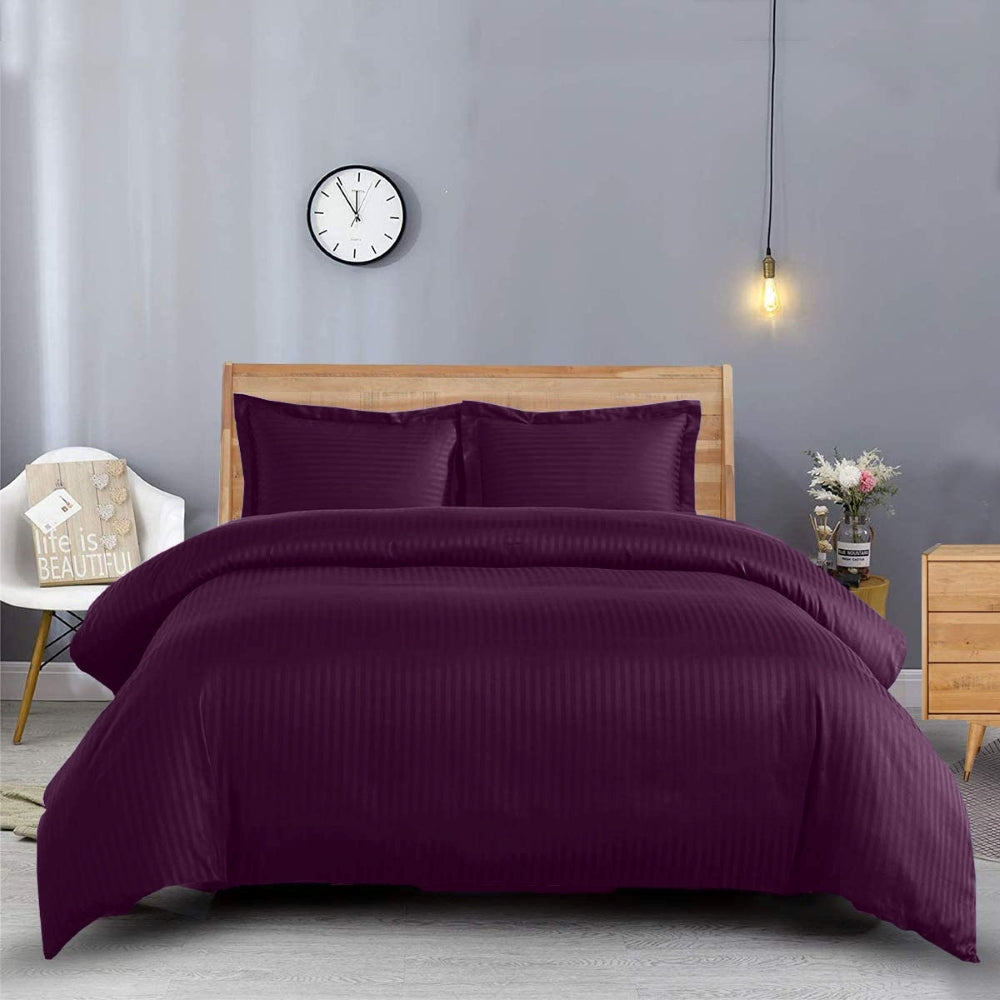 Lenjerie de pat pentru o persoana cu husa elastic pat si fata perna dreptunghiulara, Elegance, damasc, dunga 1 cm, 130 g/mp, Mov, bumbac 100%, 3 piese