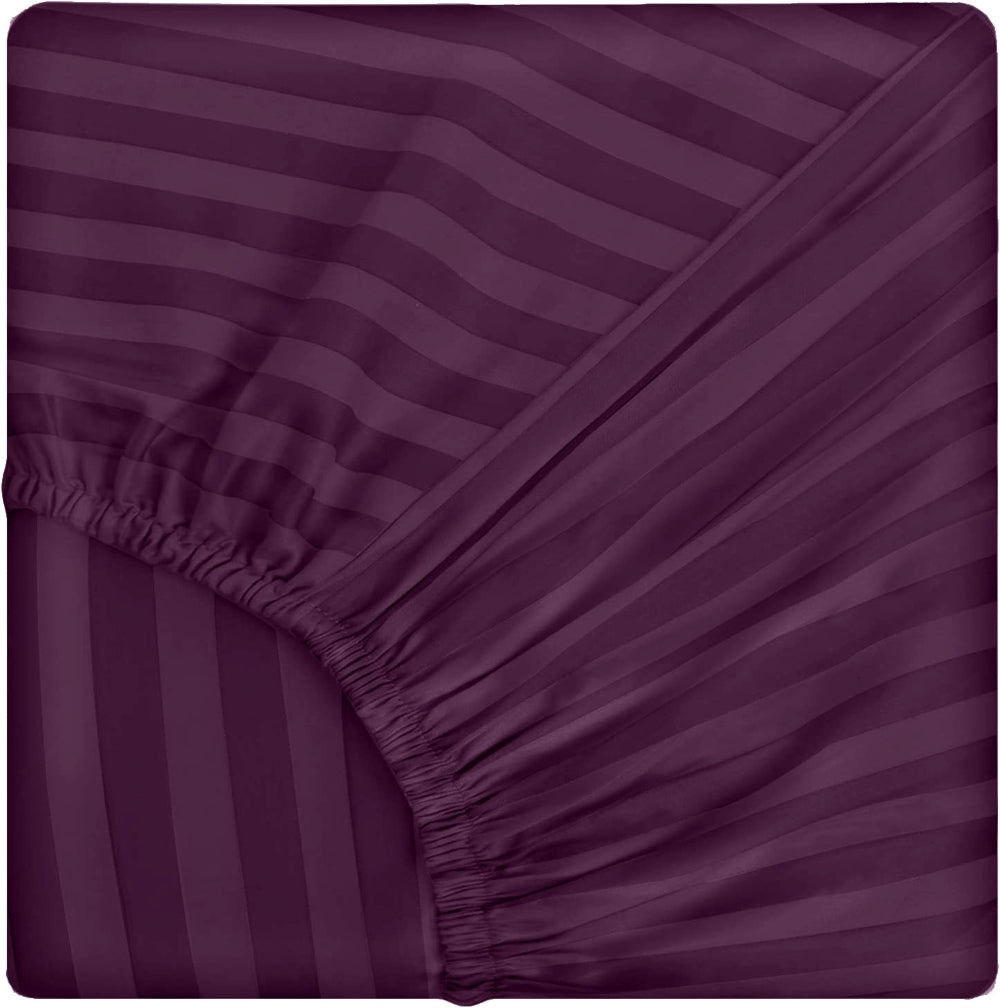 Lenjerie de pat pentru o persoana cu husa elastic pat si fata perna dreptunghiulara, Elegance, damasc, dunga 1 cm, 130 g/mp, Mov, bumbac 100%, 3 piese