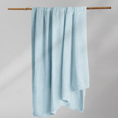 Patura in stil modern cu model jacquard in relief, Henry, 240 g/m2, bleu