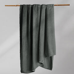 Patura in stil modern cu model jacquard in relief, Henry, 240 g/m2, gri inchis