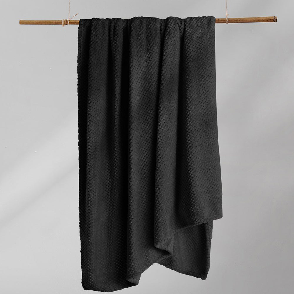 Patura in stil modern cu model jacquard in relief, Henry, 240 g/m2, negru