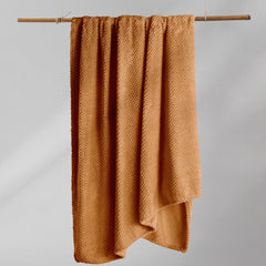 Patura in stil modern cu model jacquard in relief, Henry, 240 g/m2, ocru