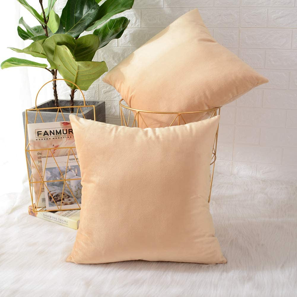 Set 2 huse pernute decorative din catifea cu fermoar, Madison, densitate 700 g/ml, Coconut