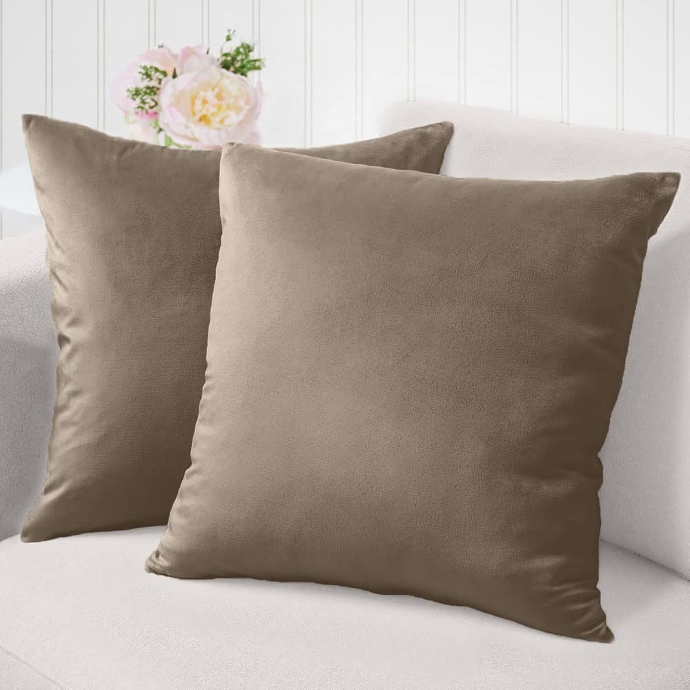 Set 2 huse pernute decorative din catifea cu fermoar, Madison, densitate 700 g/ml, Coffee