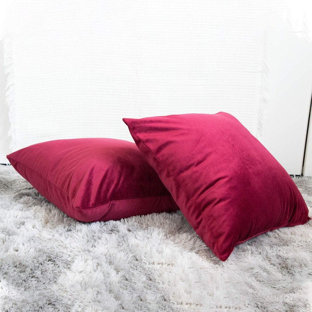 Set 2 huse pernute decorative din catifea cu fermoar, Madison, densitate 700 g/ml, Visiniu
