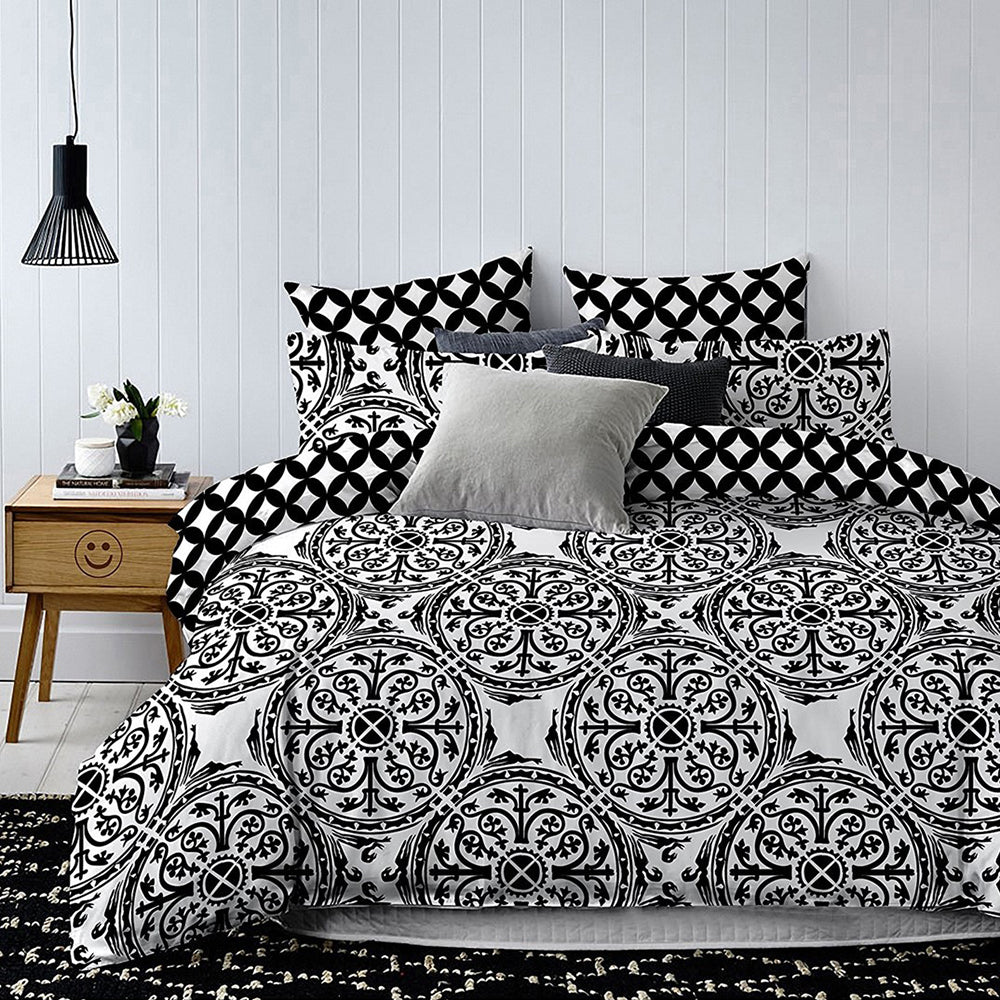 Set 2 huse pilota si 2 huse perna, stil clasic, Hypnosis, 155x220 cm, 80x80 cm, alb, 4 piese