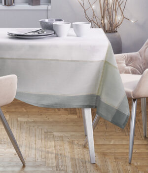 Fata de masa cu motiv clasic, colectia Sevran, densitate 185 g/m2