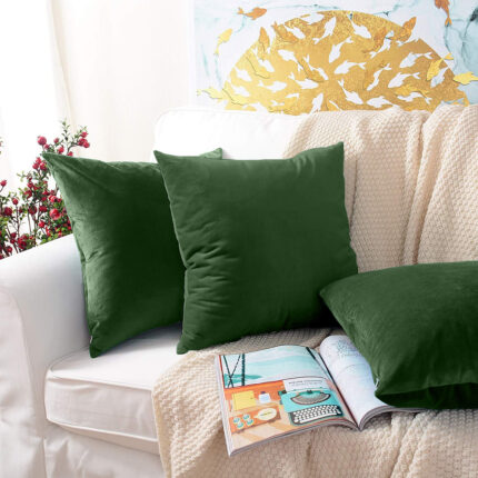 Set 2 huse pernute decorative din catifea cu fermoar, Madison, densitate 700 g/ml, Basil green