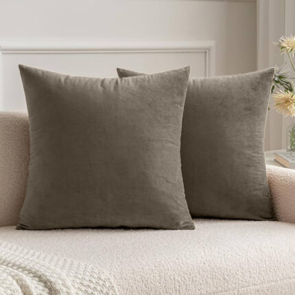Set 2 huse pernute decorative din catifea cu fermoar, Madison, densitate 700 g/ml, Bej